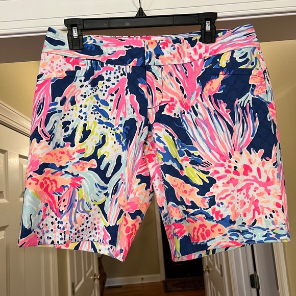 Lilly Pulitzer Pants - NWT Lilly Pulitzer 9" Gardinia Shorts in Indigo Sunken Treasure Size 4